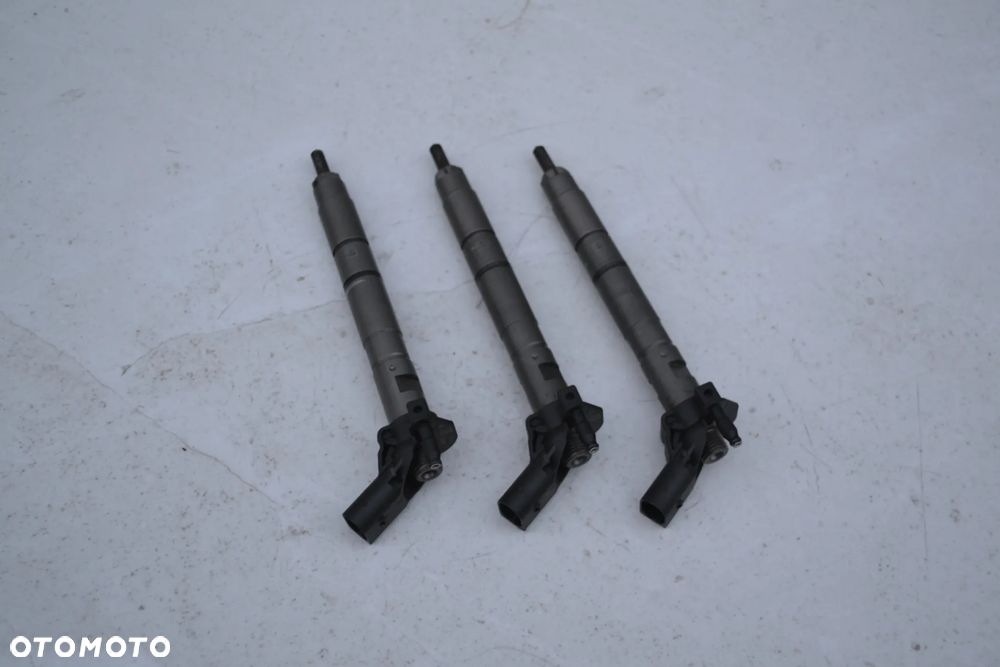 AUDI VW 3.0 4.2 TDI CR WTRYSK WTRYSKIWACZ 057130277AG - 2