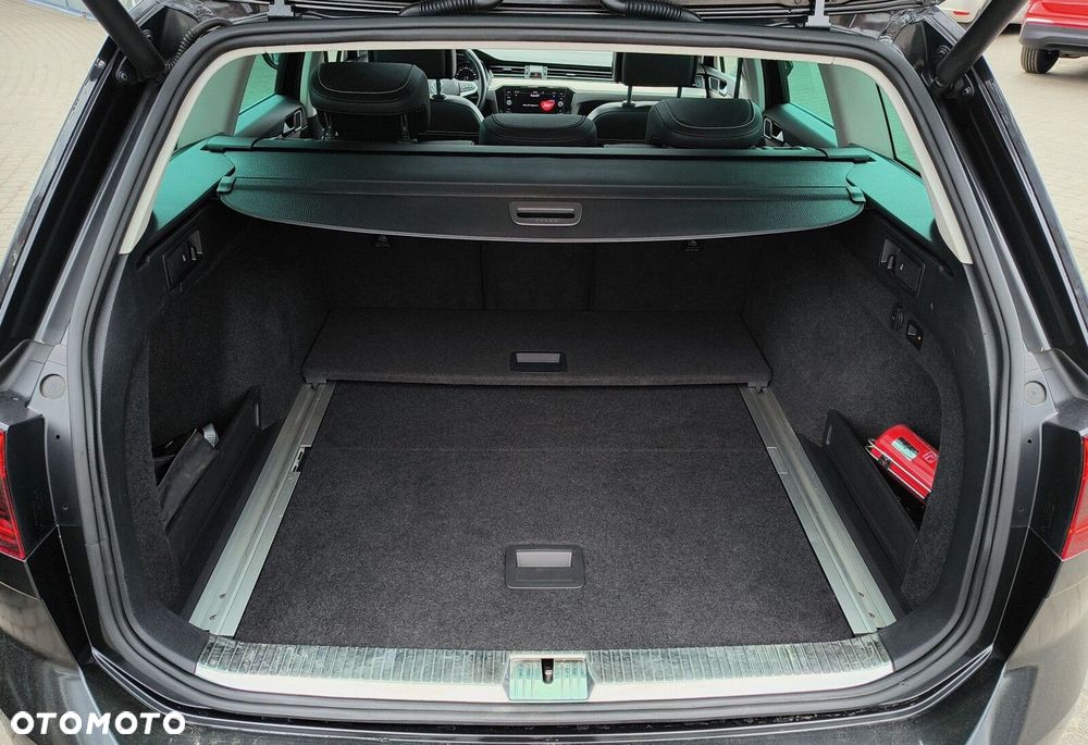 Volkswagen Passat - 27
