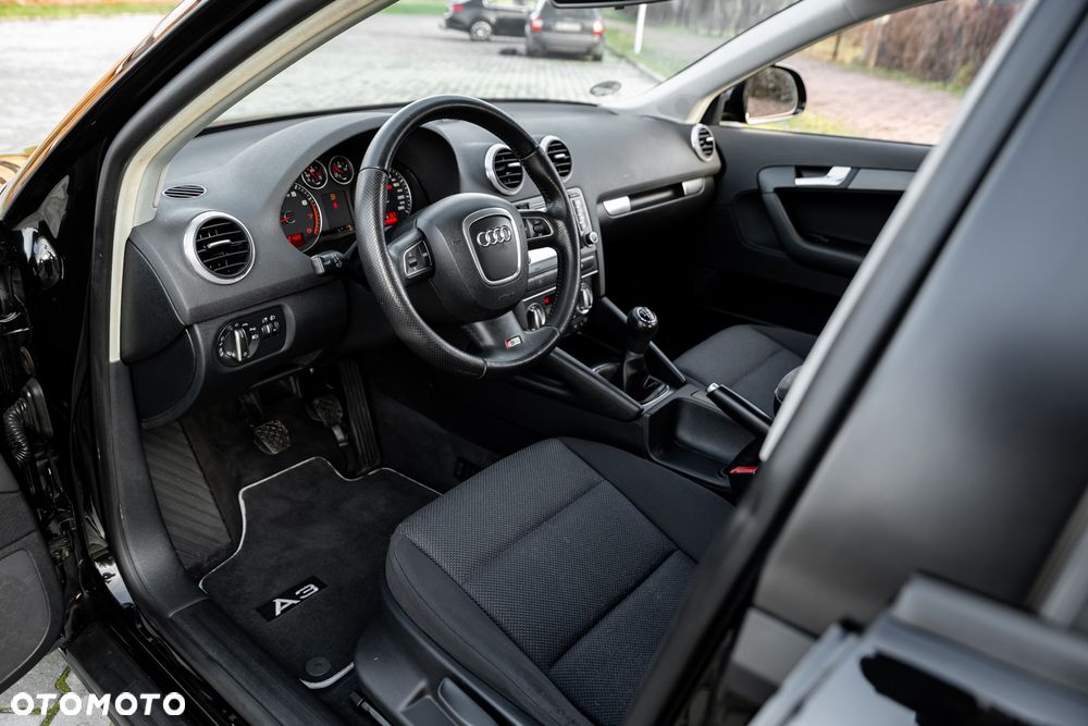 Audi A3 Sportback 1.6 S line Sportpaket (plus) - 16