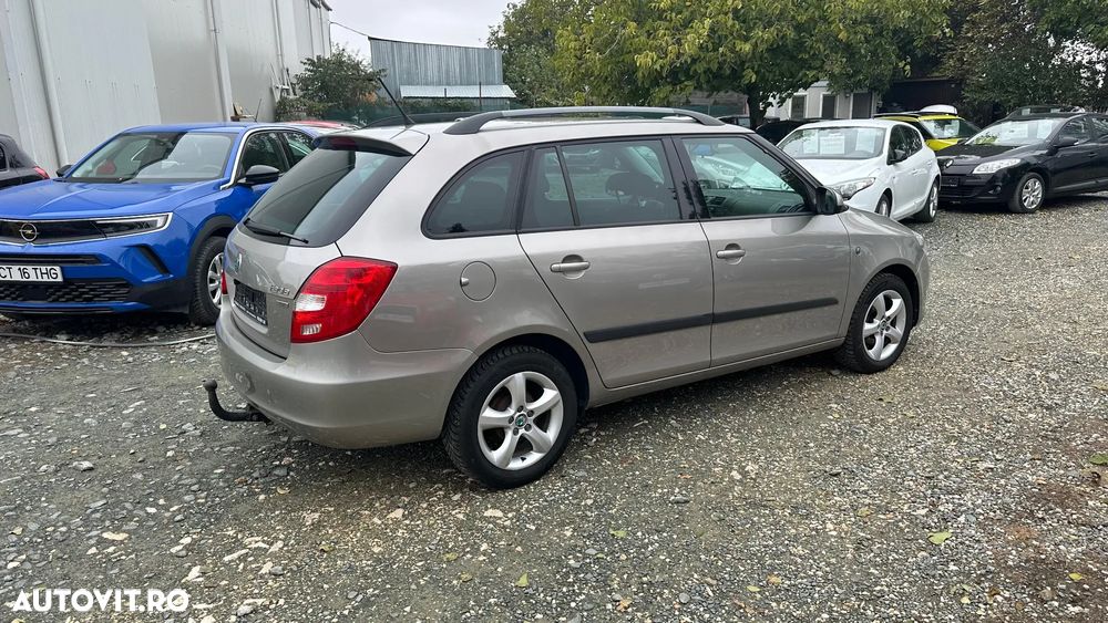 Skoda Fabia 1.2 TSI Ambiente - 2