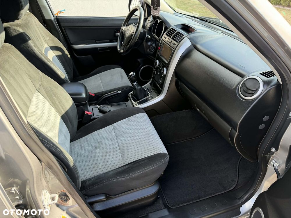 Suzuki Grand Vitara 2.0 Comfort Limited - 19