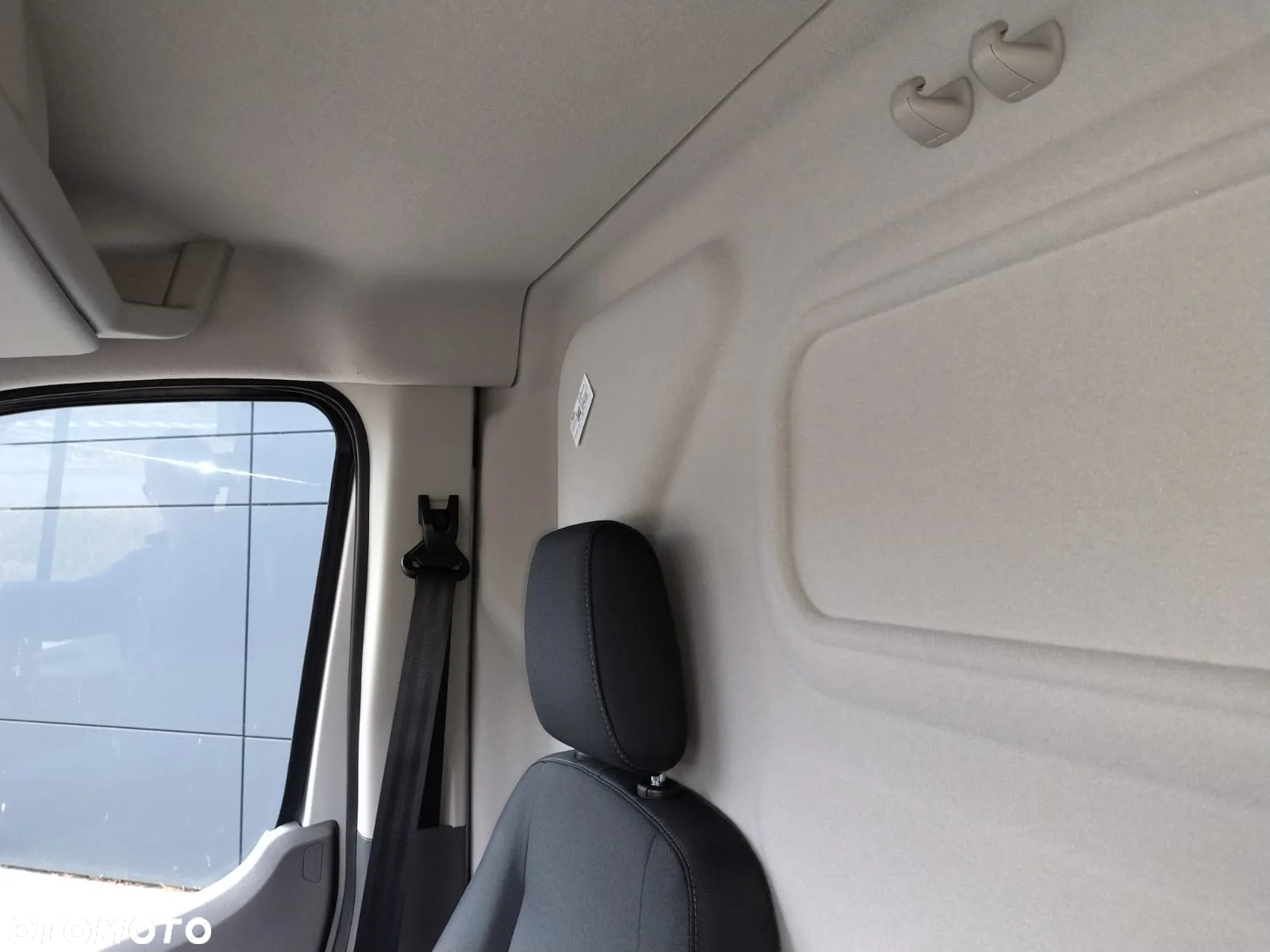 Ford TRANSIT VAN - 12