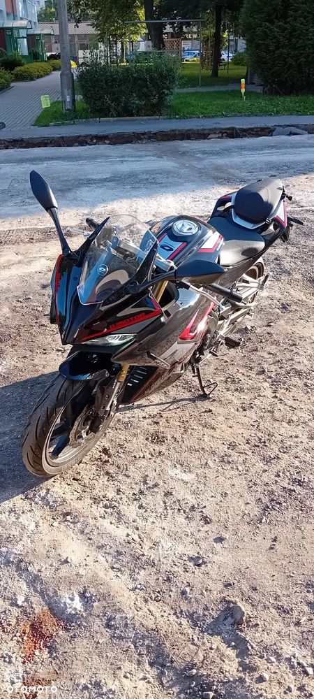 QJMOTOR SRK 125R - 3