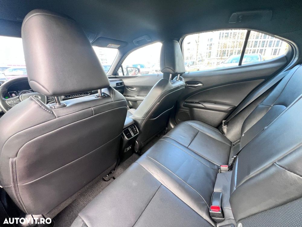 Lexus UX 250h Executive Line - 14