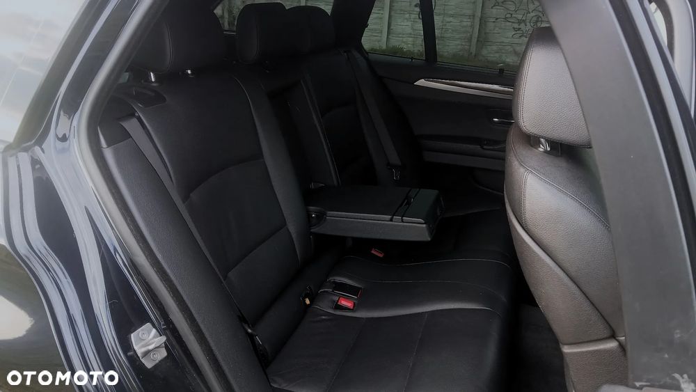 BMW Seria 5 528i Sport-Aut - 19