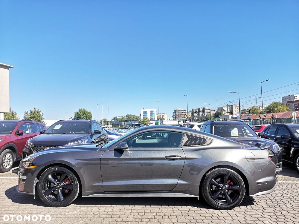 Ford Mustang - 7