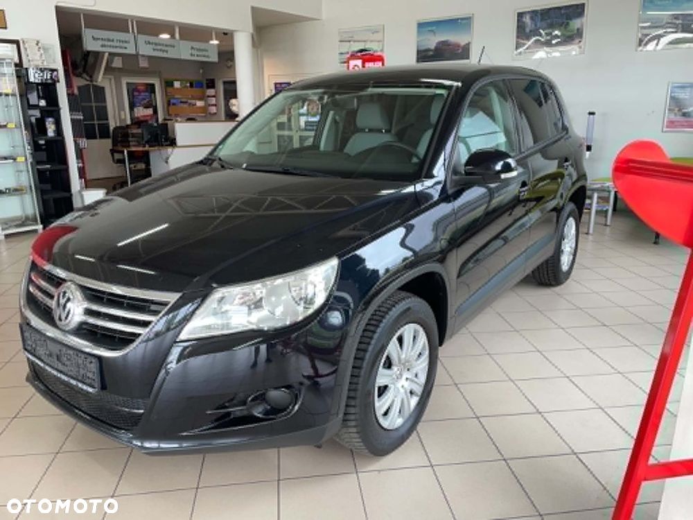 Volkswagen Tiguan - 1