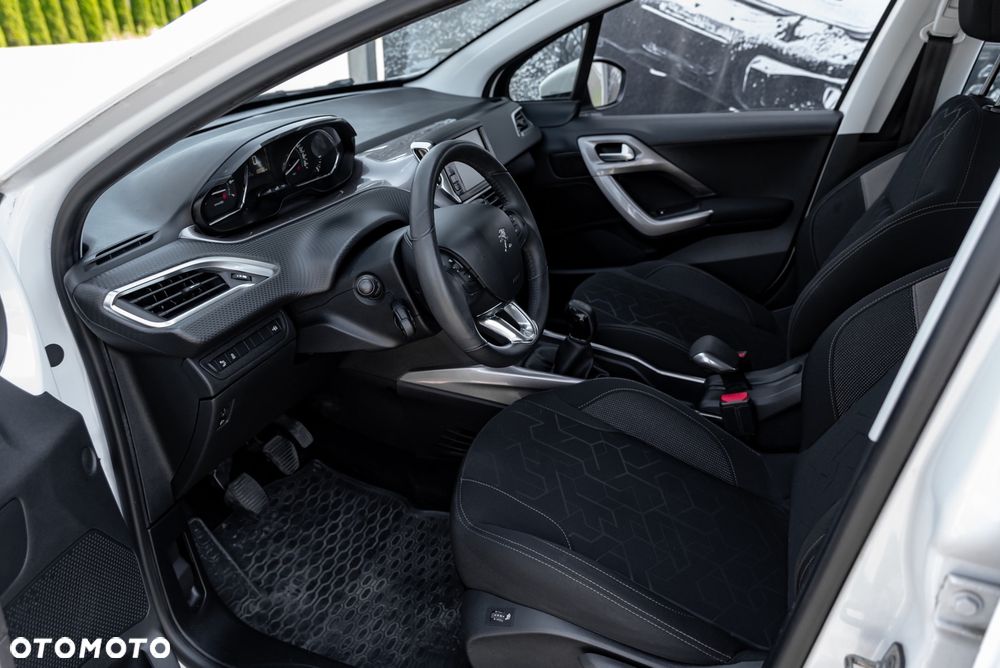 Peugeot 2008 1.2 Pure Tech Active EU6 - 14