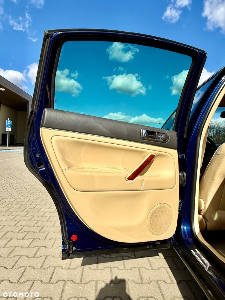 Volkswagen Passat - 18