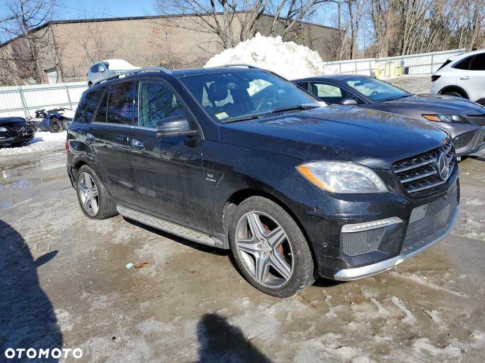 Mercedes-Benz ML63 AMG 5.5 V8 AWD 2015 USA - 3