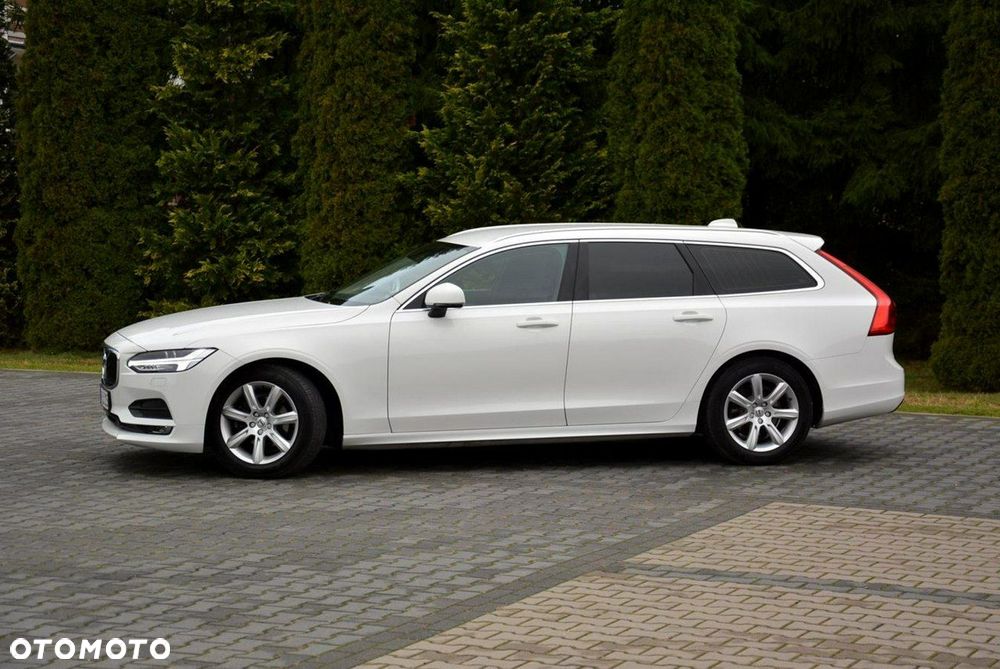 Volvo V90 D3 Momentum Pro - 4