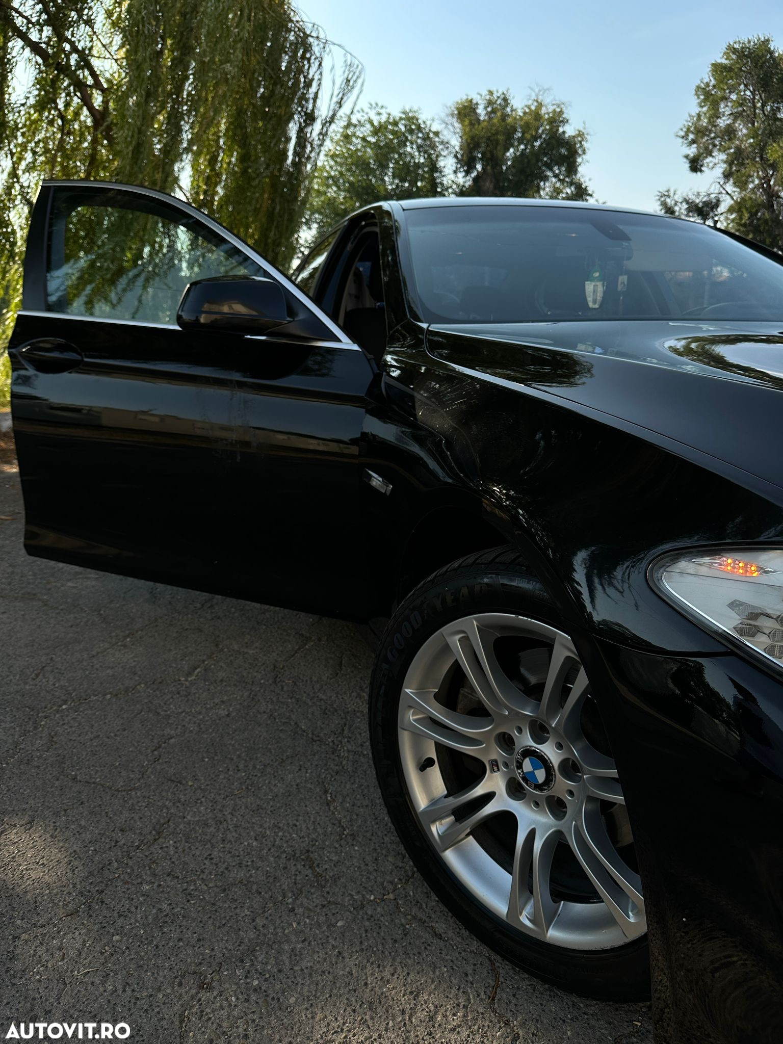 BMW Seria 5 520d Touring - 4
