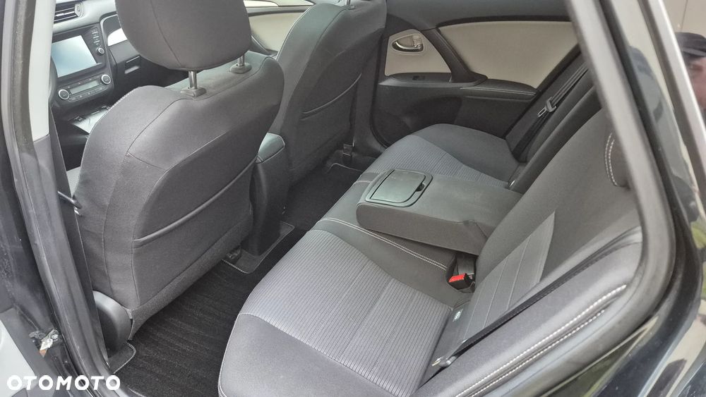 Toyota Avensis Touring Sports 1.8 Executive - 21