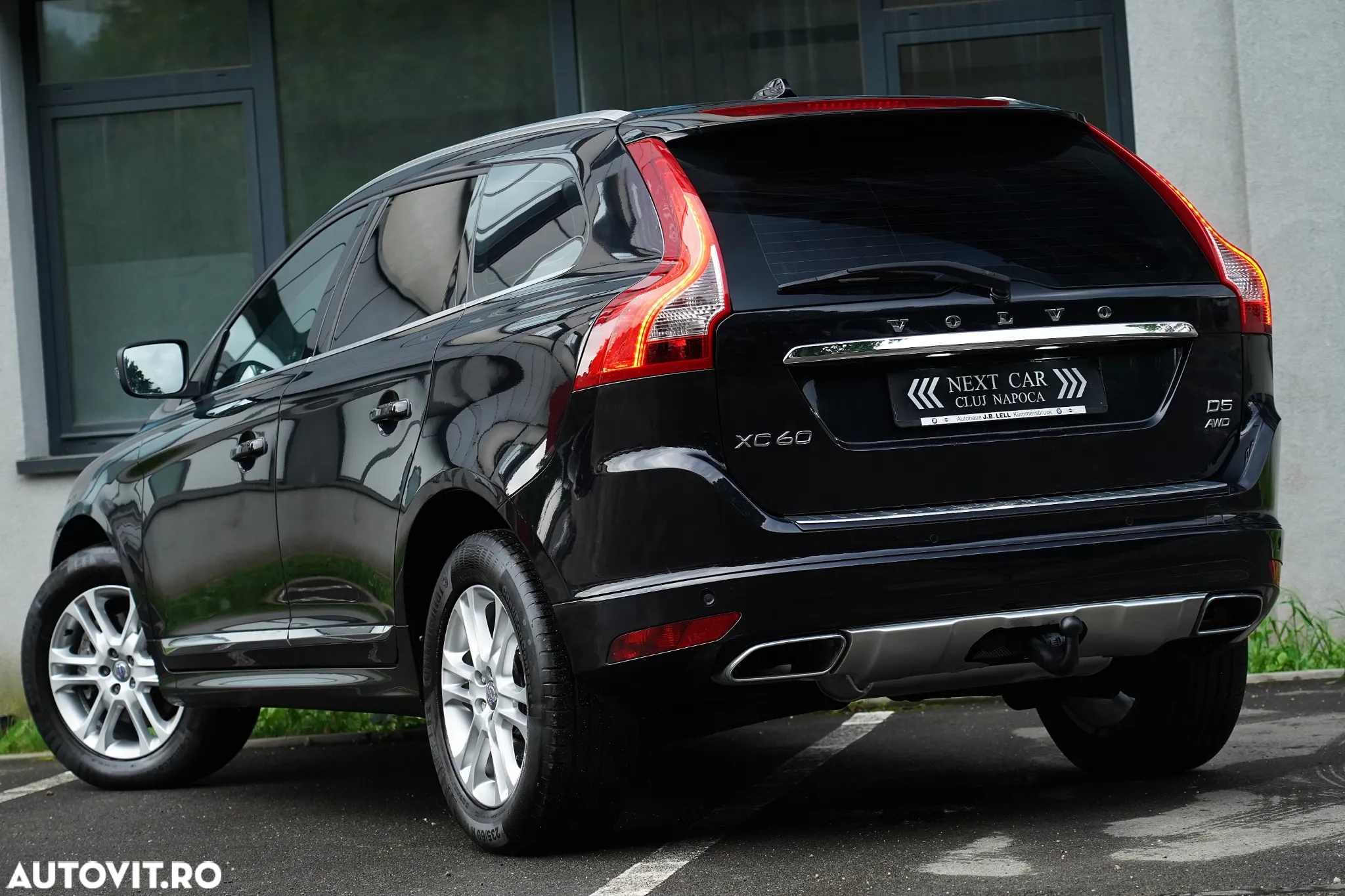 Volvo XC 60 D5 AWD Geartronic Summum - 4