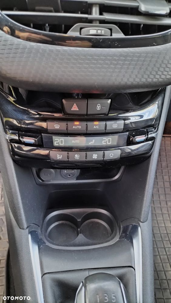Peugeot 208 1.2 PureTech Allure - 19