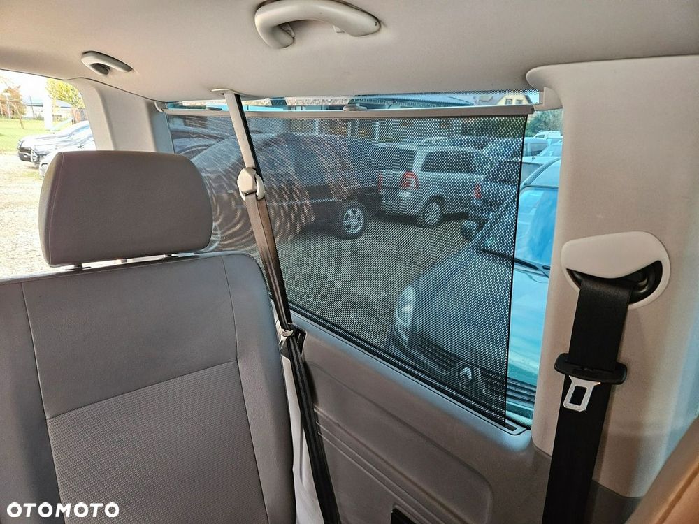 Volkswagen Caravelle - 13