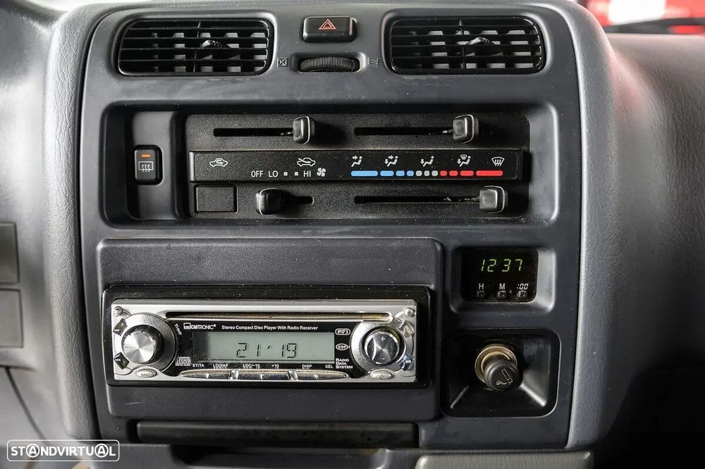 Toyota HiAce 2.4 D LXH12LG - 28