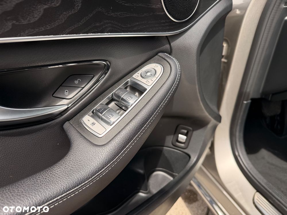 Mercedes-Benz Klasa C 220 d 4MATIC 9G-TRONIC - 15