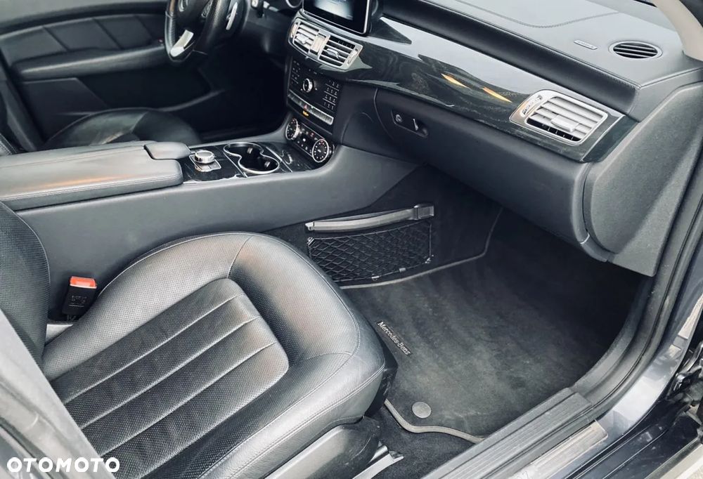 Mercedes-Benz CLS - 10