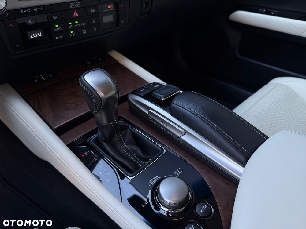 Lexus GS 450h Prestige - 12