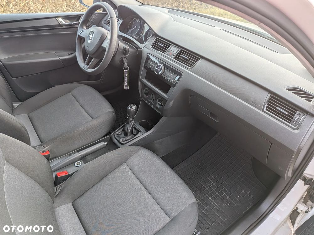 Skoda RAPID Spb 1.0 TSI Active - 23
