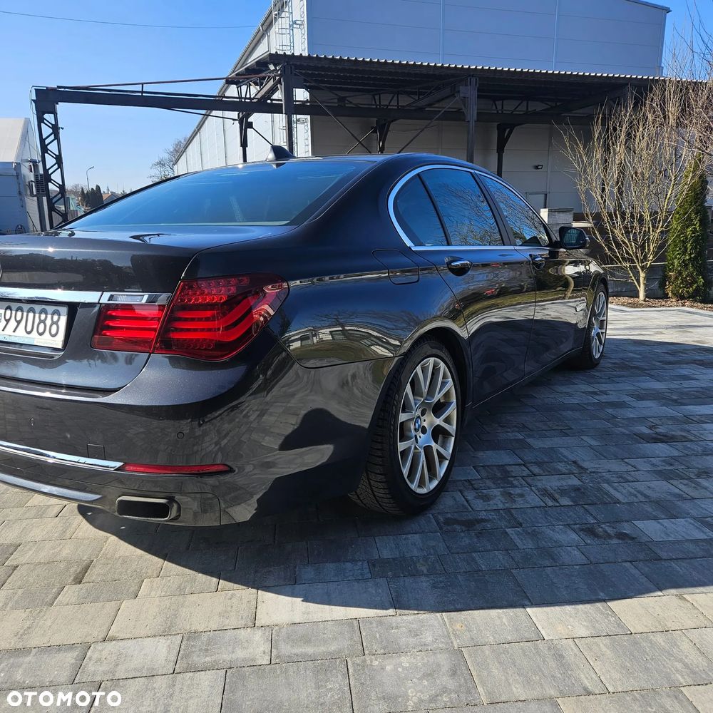 BMW Seria 7 750d xDrive - 2