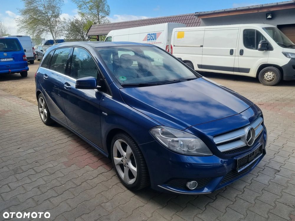 Mercedes-Benz Klasa B 180 CDI (BlueEFFICIENCY) - 2