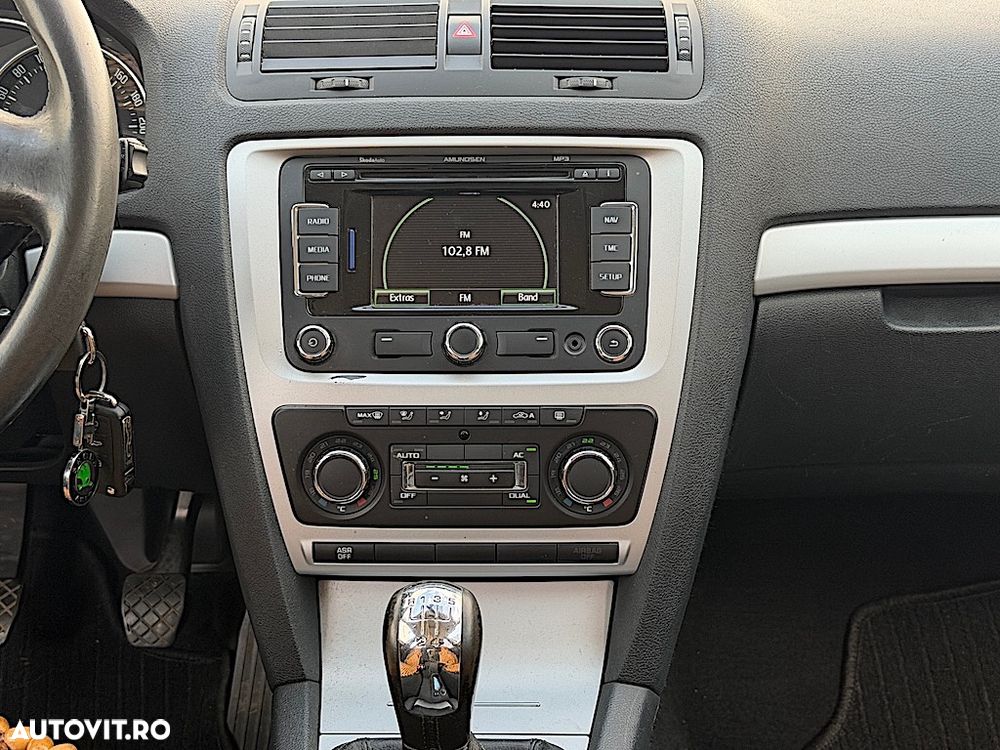 Skoda Octavia 1.6 TDI DPF Elegance - 9