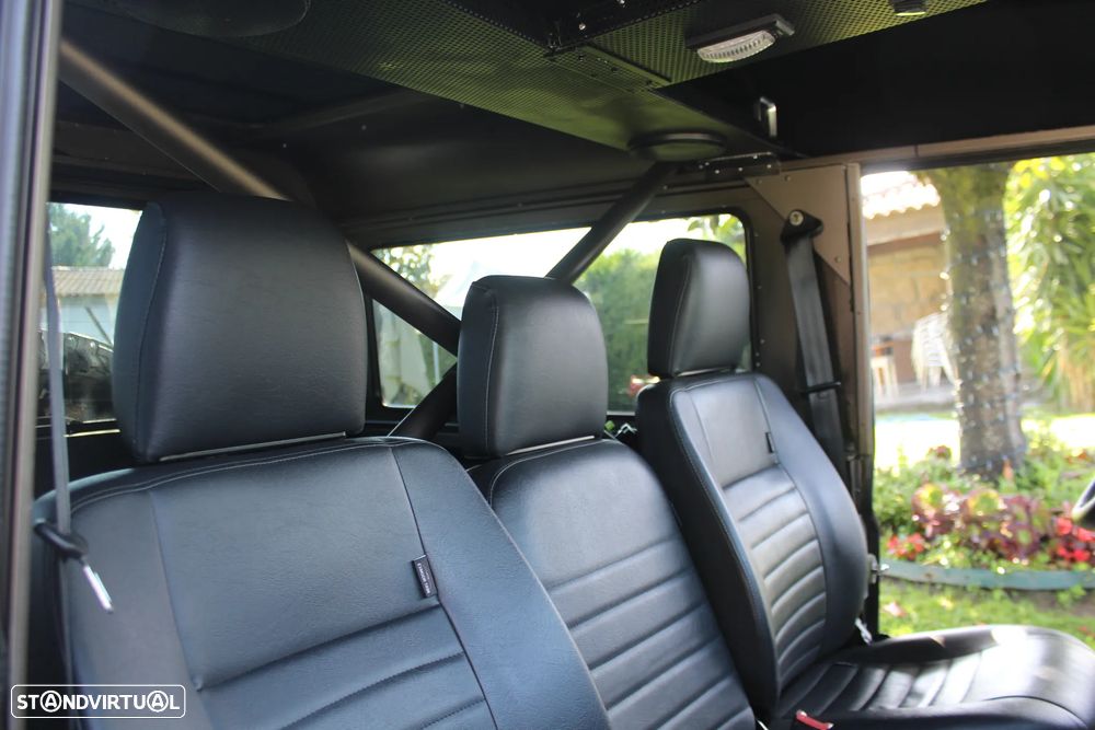 Land Rover Defender 90 2.5 TD5 Metal Top - 31
