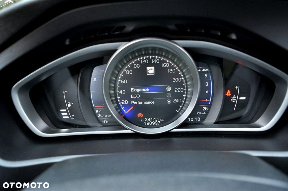 Volvo V40 D2 RDesign - 19