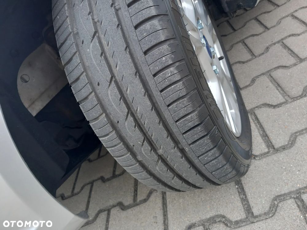 Ford Fiesta 1.5 TDCi SYNC Edition - 13