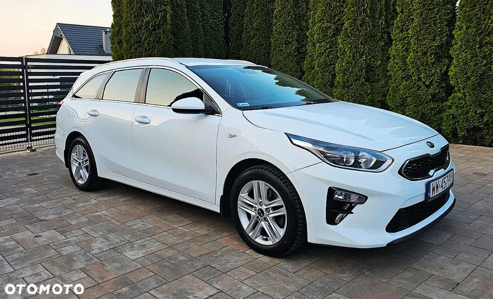 Kia Ceed 1.6 CRDi mHEV L Business Line - 9