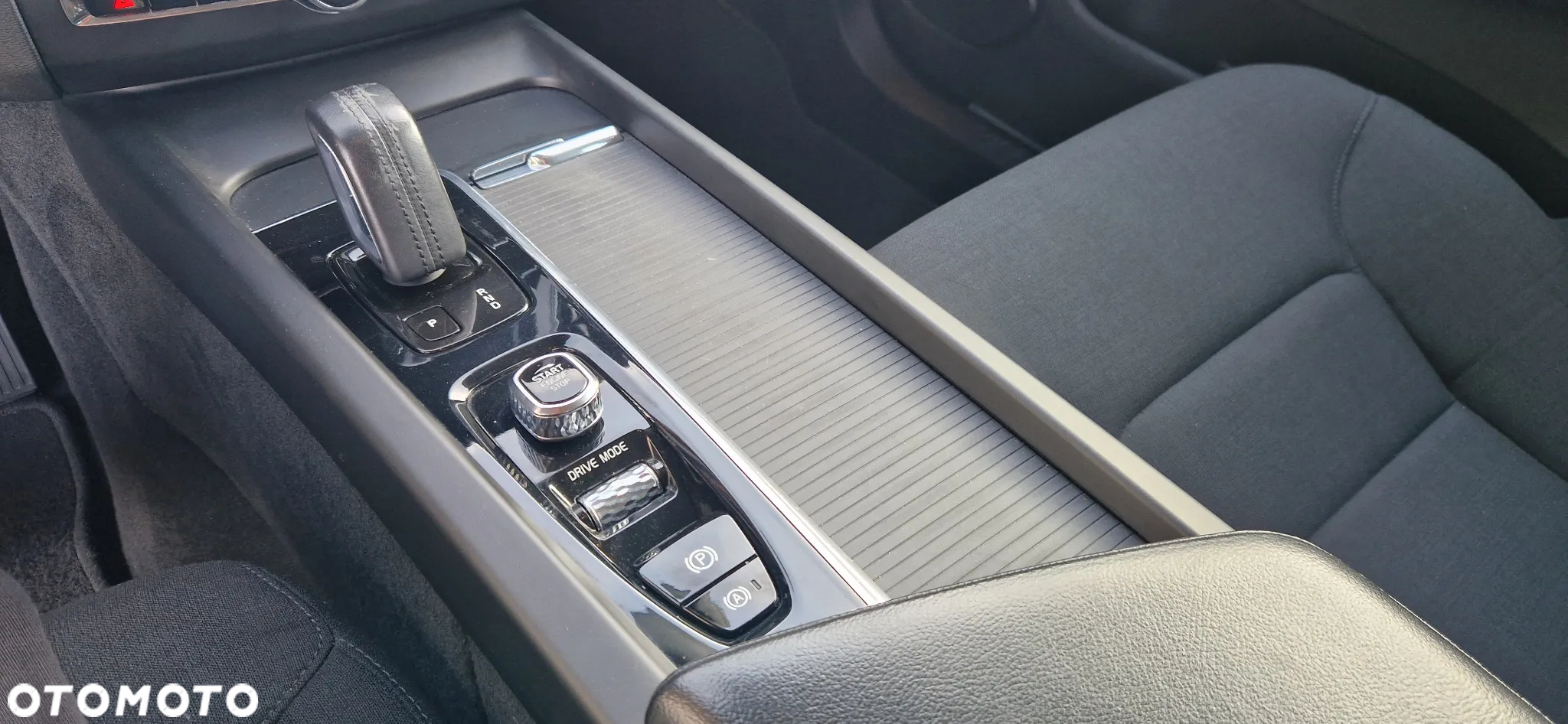 Volvo XC 60 B4 D AWD Geartronic Momentum - 18