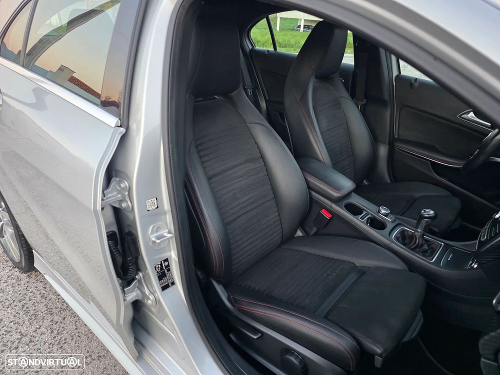 Mercedes-Benz A 180 AMG Line - 28