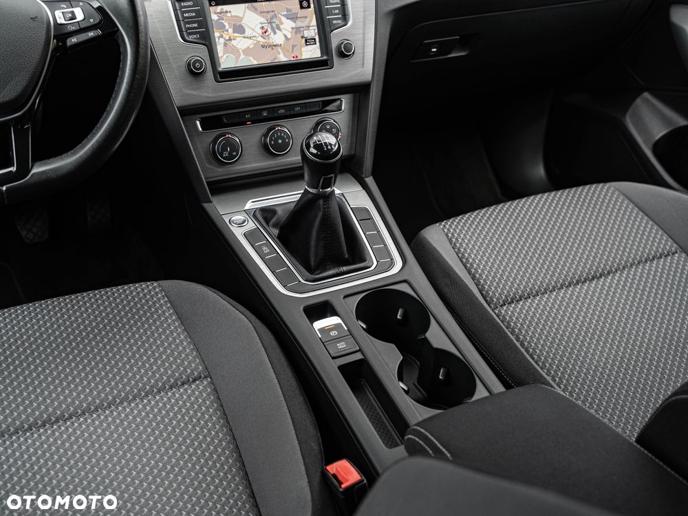 Volkswagen Passat Variant 1.6 TDI BMT Trendline - 26