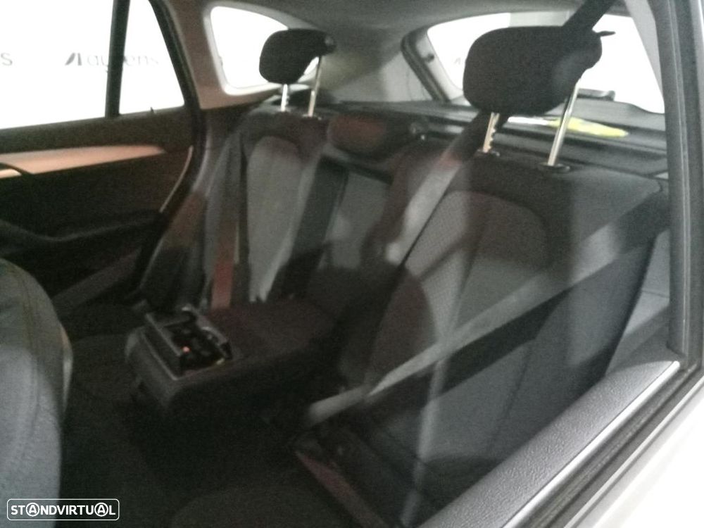 BMW X1 16 d sDrive Advantage - 8