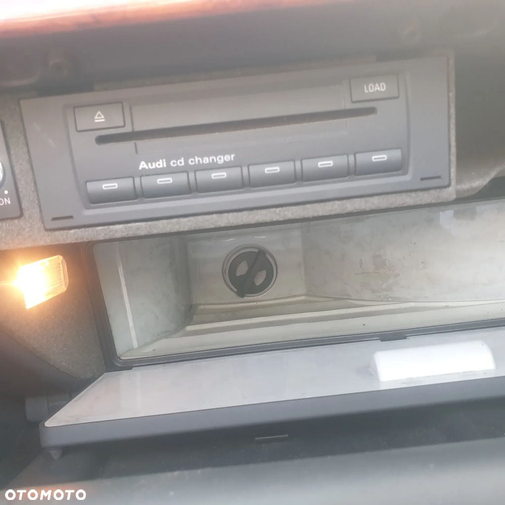 Audi A4 Cabrio 2.5 TDI - 9