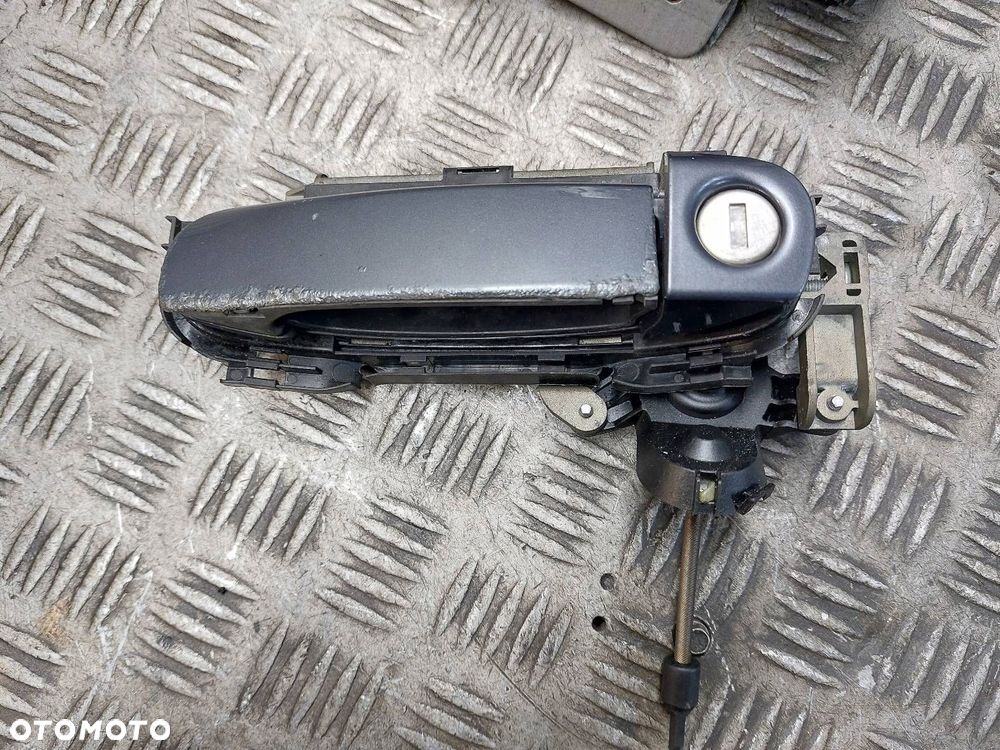 ZAMEK DRZWI LEWY PRZÓD + KLAMKA ZEWNĘTRZNA AUDI A4 B6 LX7Z - 2