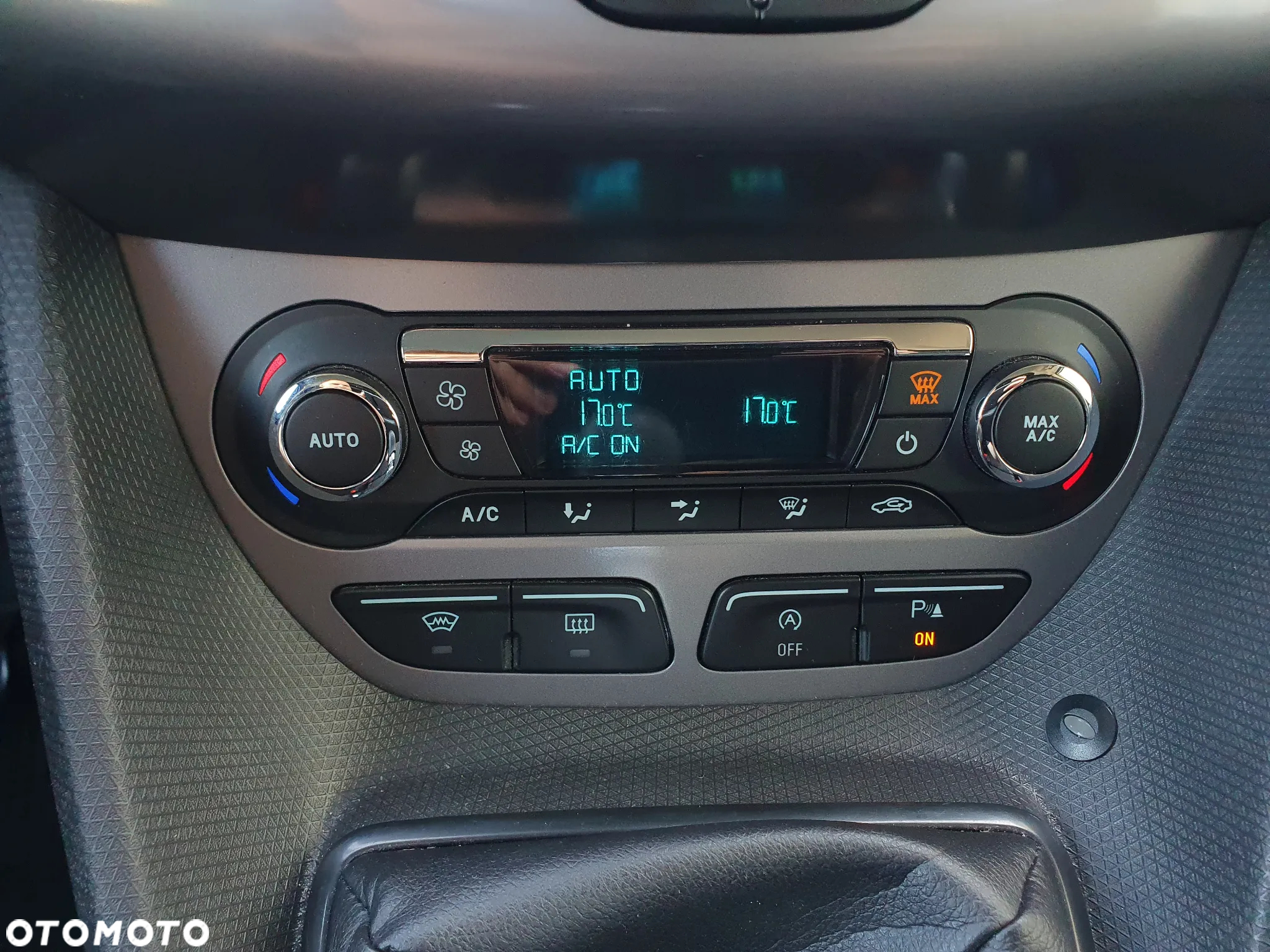 Ford Transit Connect - 33