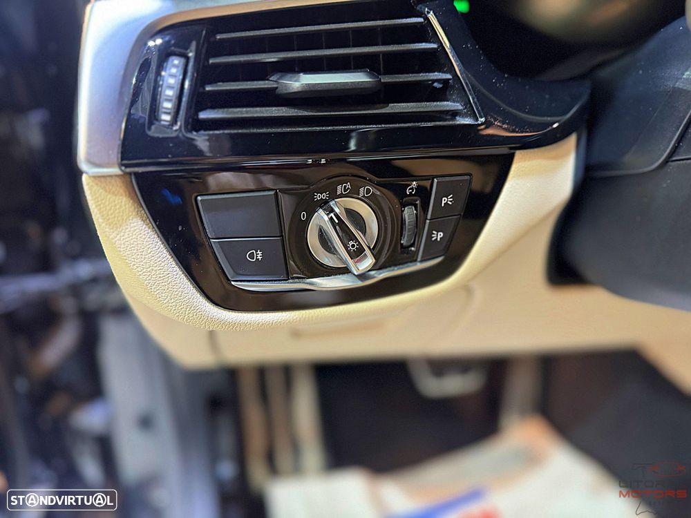 BMW 530 e Pack Desportivo M - 20