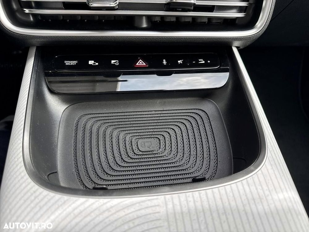 Mercedes-Benz CLA - 21