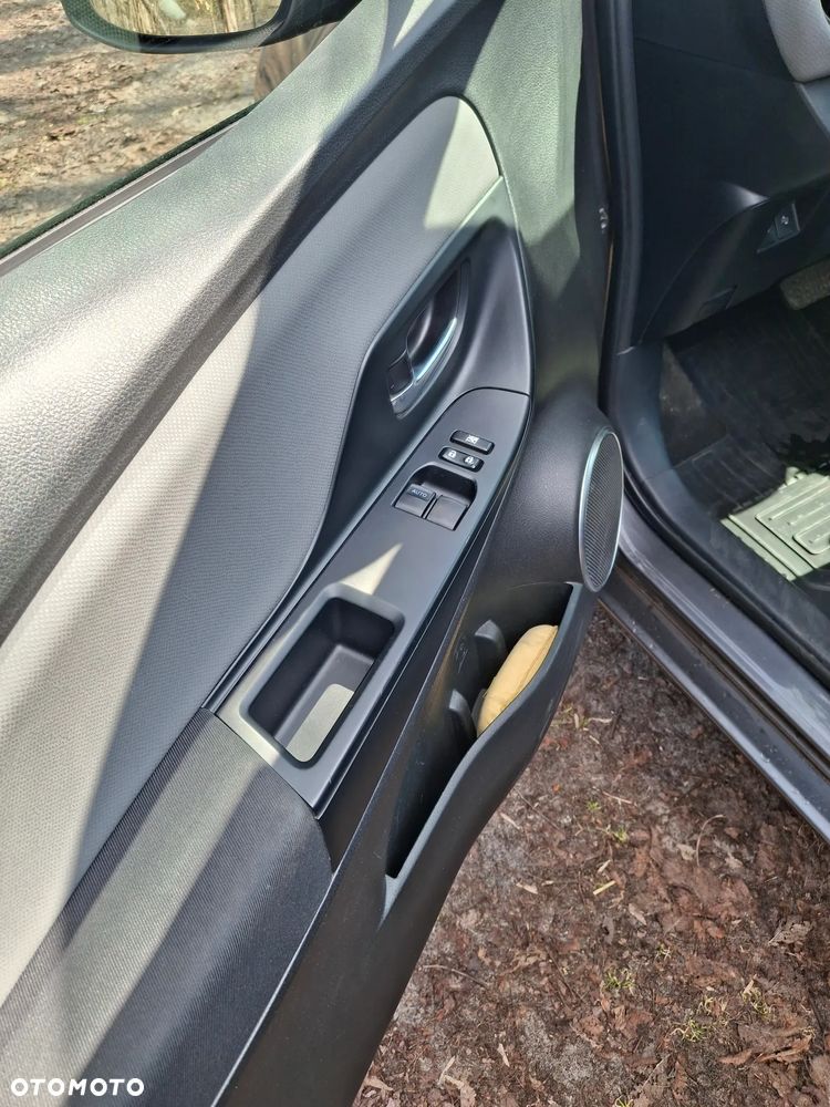 Toyota Yaris Hybrid 100 Dynamic EU6 - 11