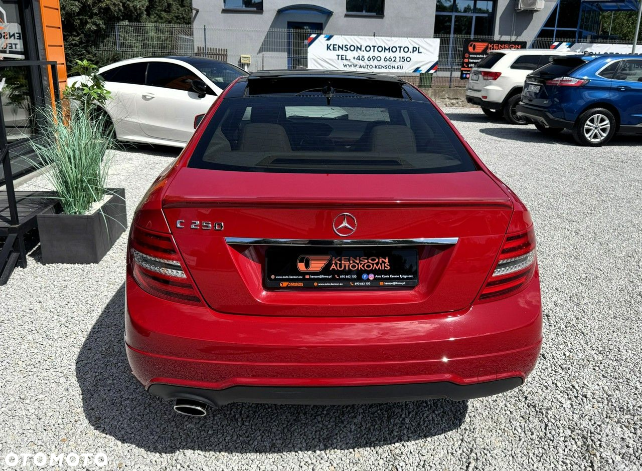 Mercedes-Benz Klasa C 250 Coupe (BlueEFFICIENCY) 7G-TRONIC - 33