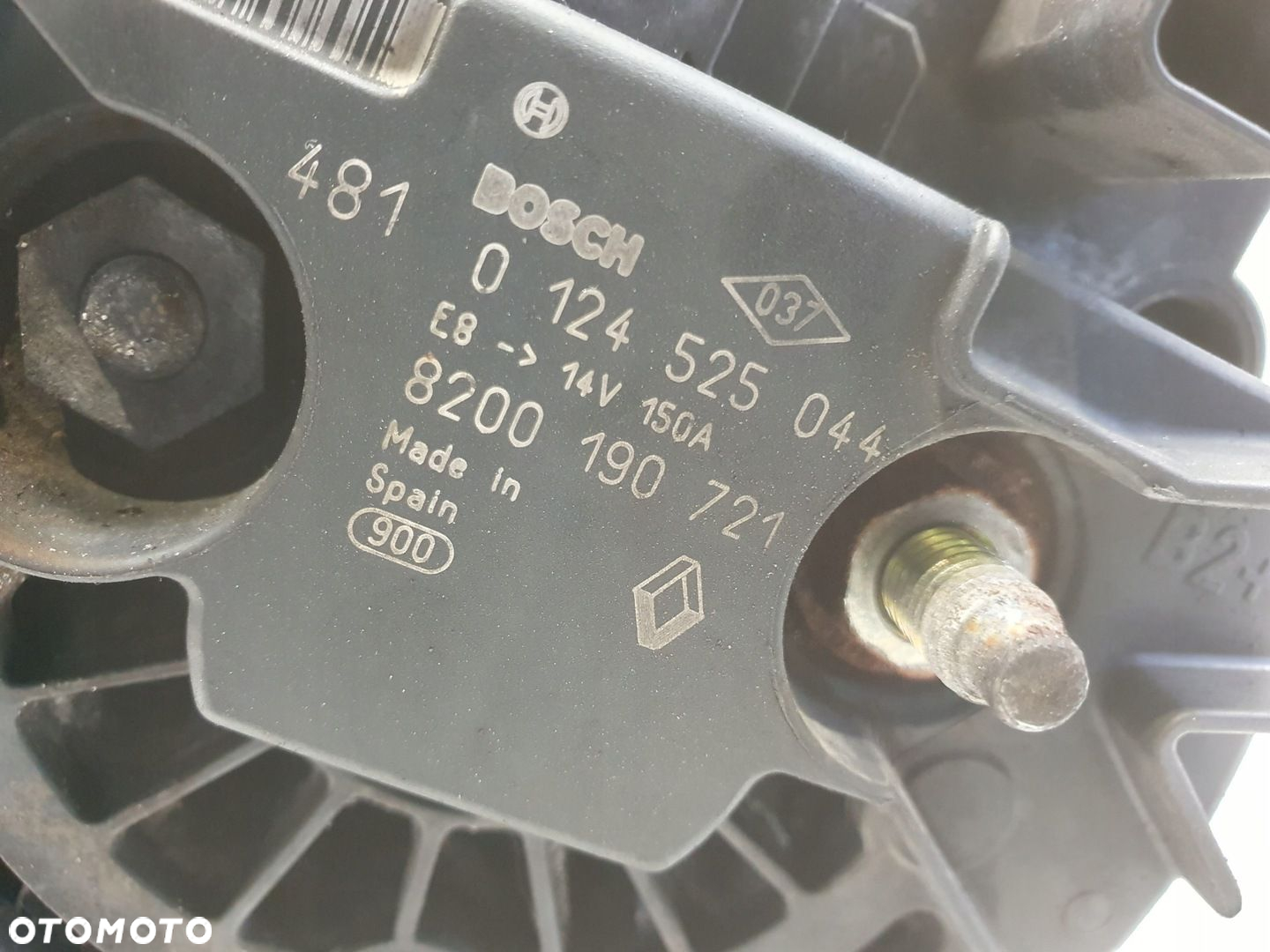 Renault Master II 2.5 DCI ALTERNATOR 0124525044 150A bosch - 2