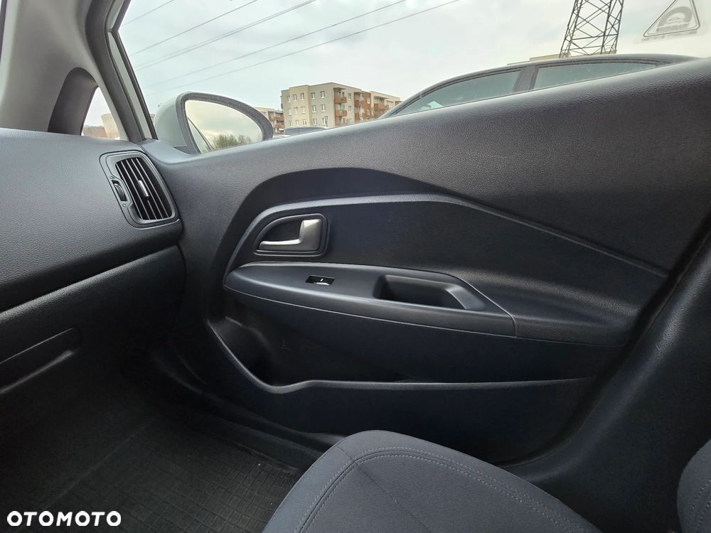 Kia Rio 1.2 Attract - 17