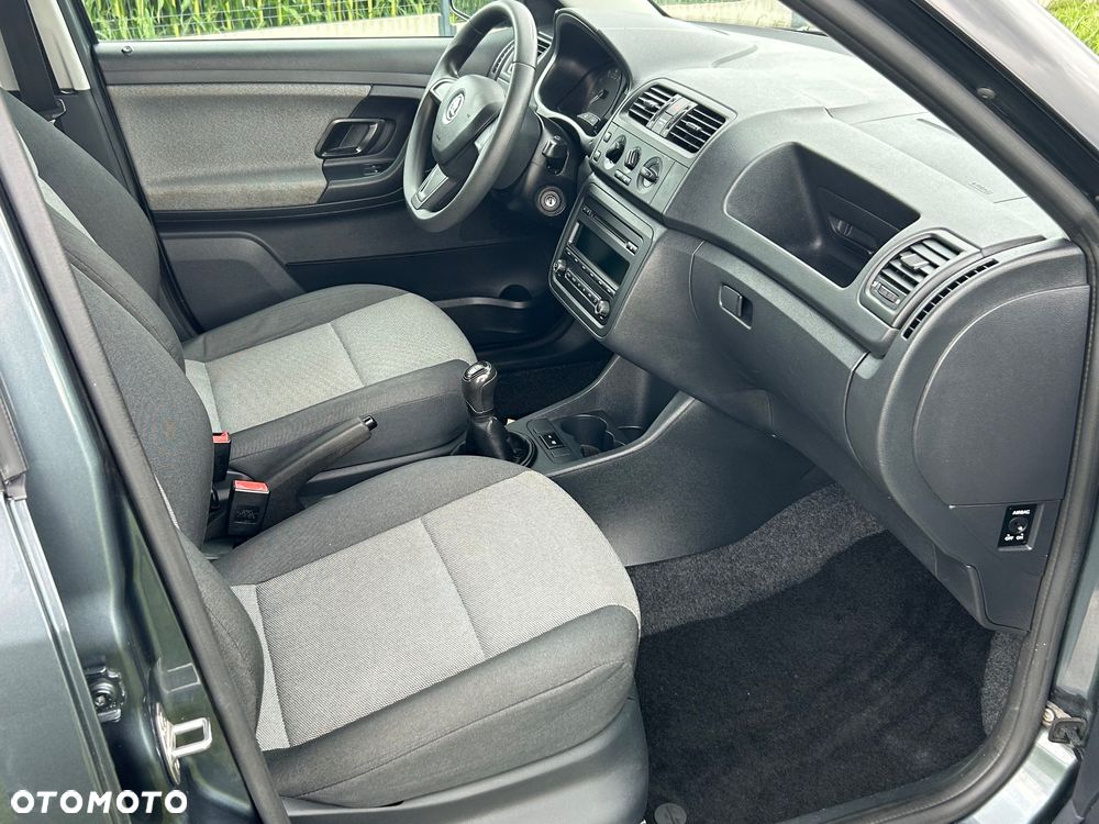 Skoda Fabia 1.2 HTP Cool Colour Edition - 25
