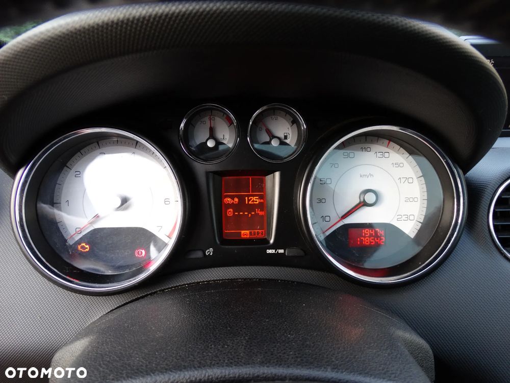Peugeot 308 1.6 Premium Plus - 15