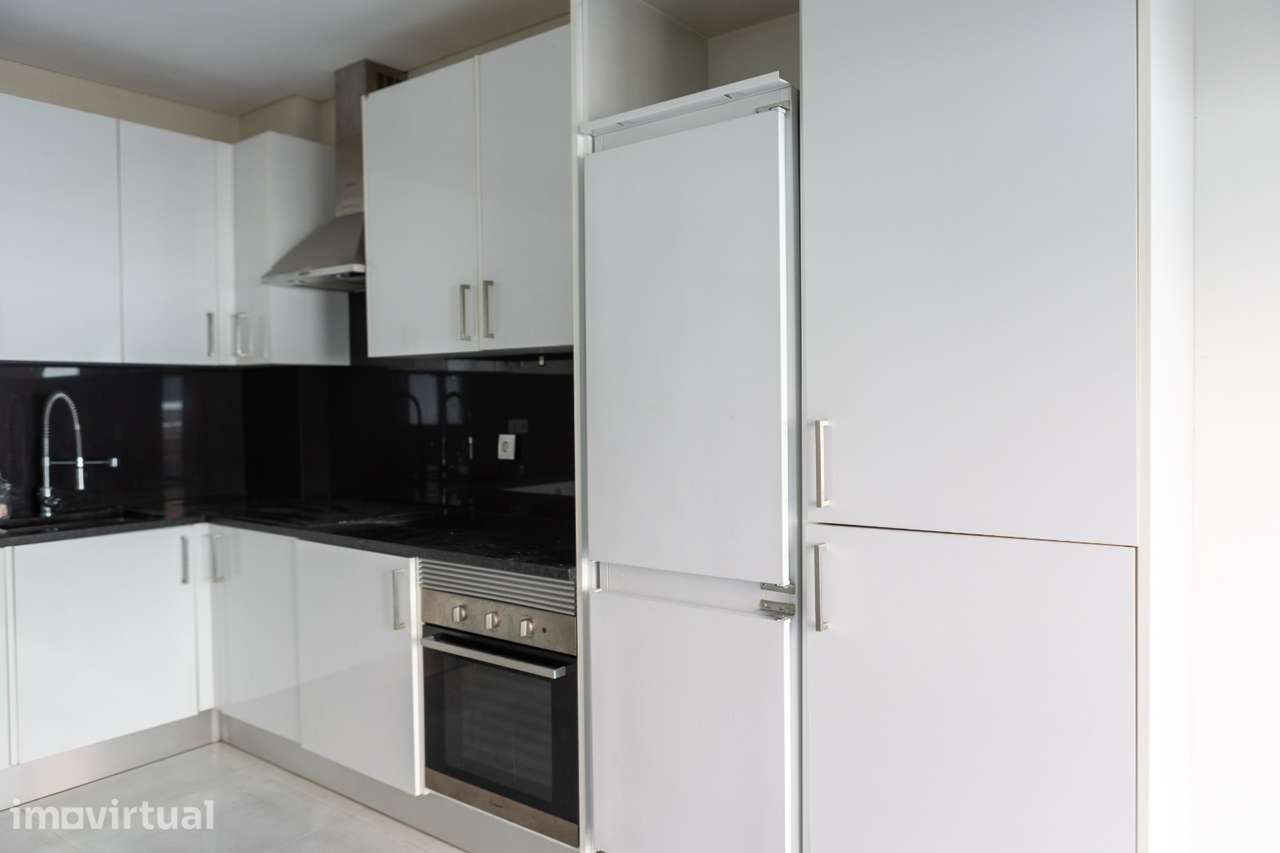 T2 com varanda e cozinha equipada em Odivelas - Grande imagem: 4/23