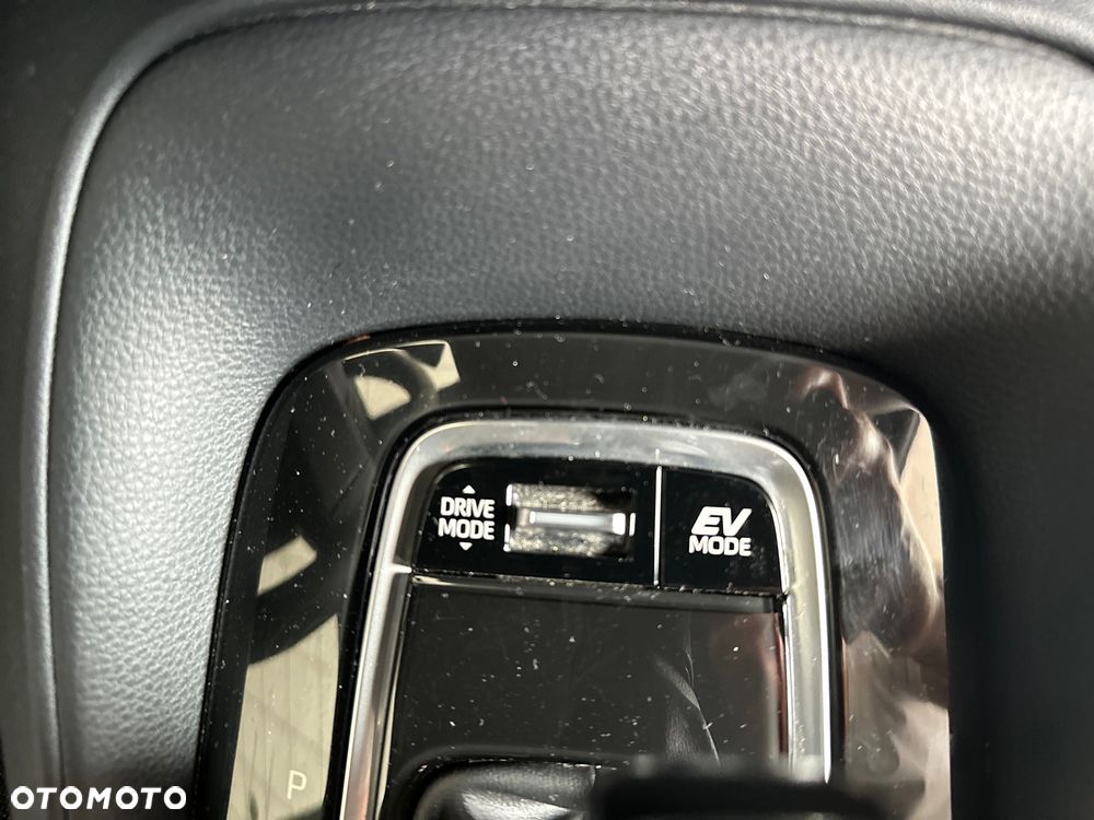 Toyota Corolla 1.8 Hybrid Executive - 19