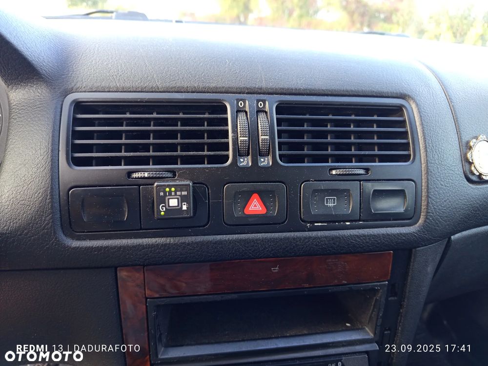 Volkswagen Bora 1.6 Comfortline - 16